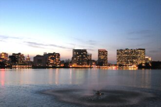 Oakland interim mayor delivers .4B budget proposal to tackle deficit, keep core services