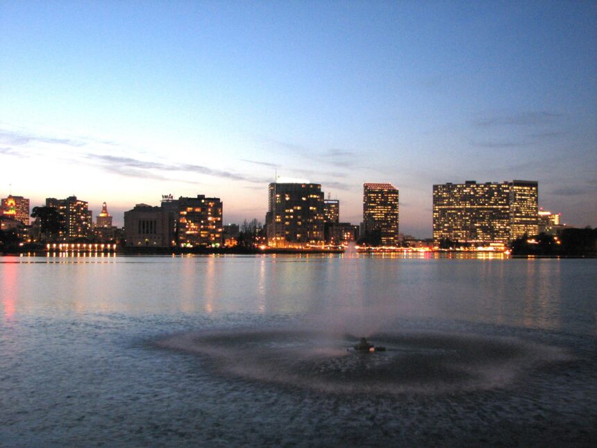 Oakland interim mayor delivers .4B budget proposal to tackle deficit, keep core services