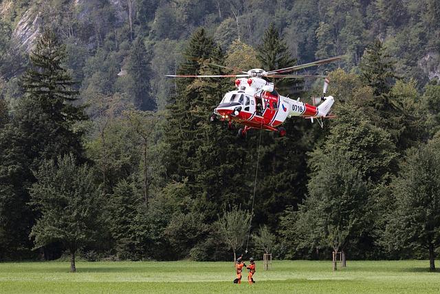 Man dies after attempting to rescue dog from surf at SF beach – SFGATE