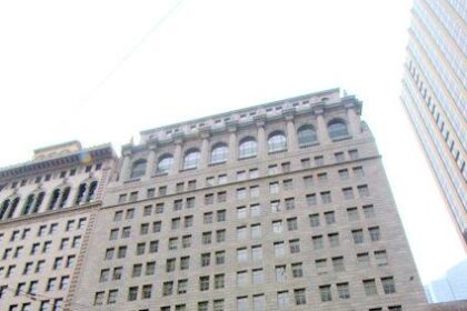 Man who spent three days perched atop Richmond PG&E tower coaxed to safety