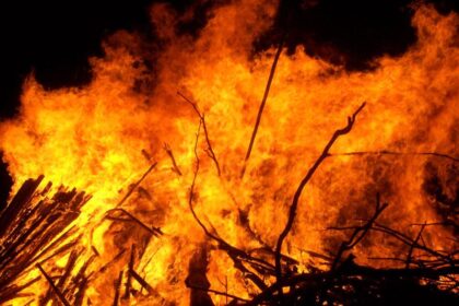 Fire breaks out in Fairfield residential neighborhood