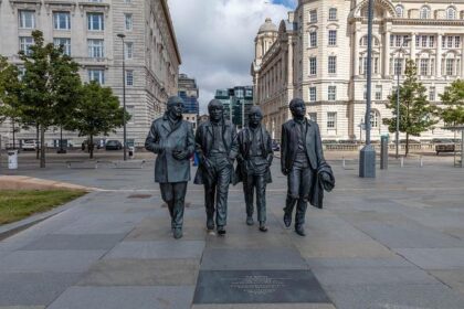 McCartney’s fascinating Beatlemania pictures on view at the deYoung  