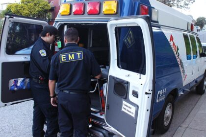 Q&A: Secrets from San Francisco EMT Joanna Sokol, who’s seen it all – Mission Local