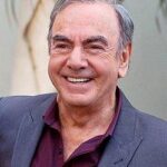 Review: Neil Diamond fans get on board for ‘A Beautiful Noise’  