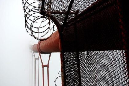 2 rescued from San Francisco cliff after dropping phones – KTVU