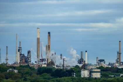 Valero Refinery Hit by Flaring Disruption from Mechanical Malfunction