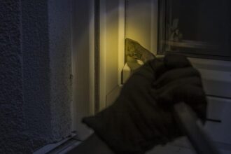 S.F. prosecutors: Suspected home burglar used this technique to open garage doors across the city – San Francisco Chronicle