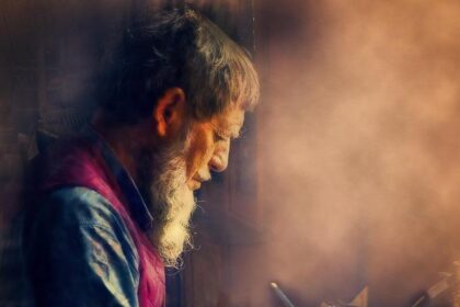 Naked man allegedly on meth arrested after disturbance at Petaluma shopping center