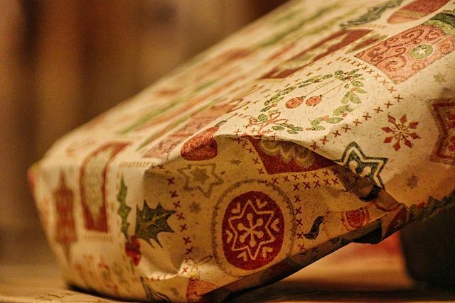 Stay Smart and Safe: Outsmart Holiday Scammers This Season!