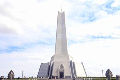 Honoring a Legend: A Heartfelt Memorial for Beloved Oakland Football Coach John Beam at Laney College
