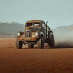 USPS Truck Crashes into Building in San Francisco’s Sunset District!