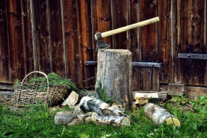 Shocking Smash-and-Grab: Jewelry Store Heist Rocks Sunvalley Mall!