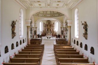 Unforgettable Highlights: Christian McCaffrey’s 181-Yard Showdown Against the Bears!