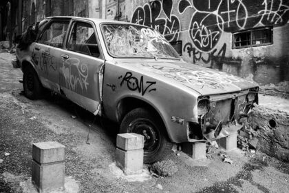 New Year’s Day Chaos: Vehicle Slams into San Mateo Building!