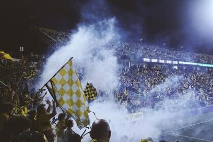 Unforgettable Game Day: Football Fans Ignite Epic Celebrations in San Francisco and Oakland!