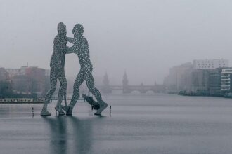 Moonchild Illuminates the Embarcadero: A Journey from Fog to Radiance