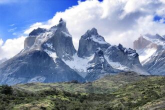 Unleash Your Adventurous Spirit at Pinnacles National Park: Explore Breathtaking Trails, Spectacular Views, and Mysterious Caves!