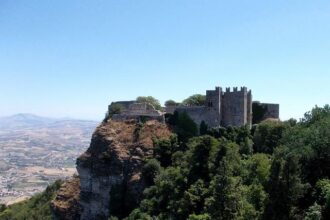 Eric Swalwell Fights Back: Confronting Trump and the Resurgence of the Chinese Spy Scandal