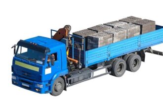 Catastrophic Dump Truck Collision Shatters Redwood City: A Scene of Chaos!