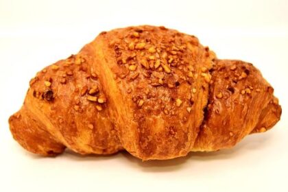 Uncover the Ultimate Croissant Experience at San Francisco’s Iconic Ferry Building Bakery!