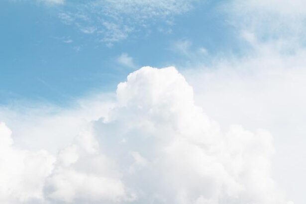 Embrace the Sunshine: Warm Days Ahead with a Twist of Thunderstorms and Coastal Flooding!
