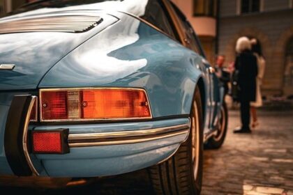 Watch as a Classic Porsche Goes Up in Flames in San Francisco’s Marina District!