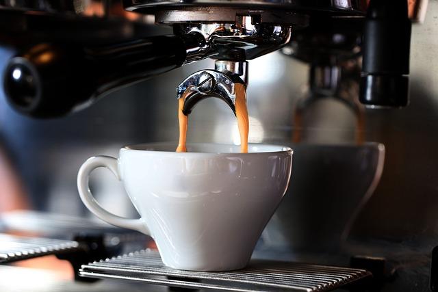 Is Iced Coffee a Job Interview Game Changer? The Surprising Debate You Need to Know About!