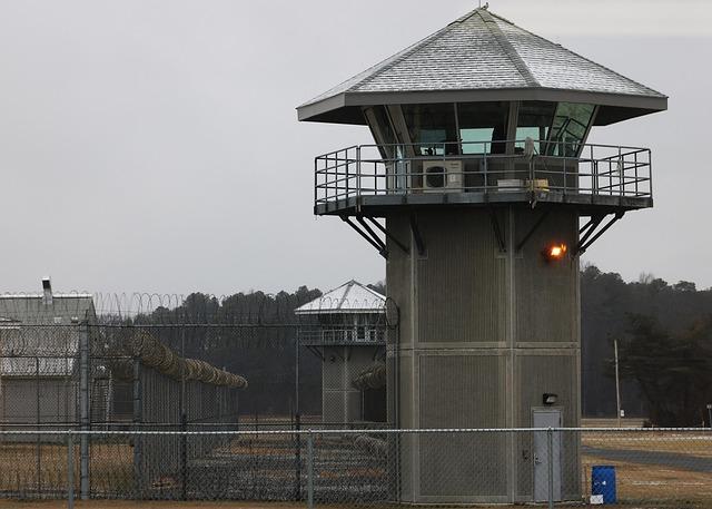 Newsom Signs Laws That Will Tax Detention Centers, Make It Easier to Sue ICE Agents Newsom Signs Laws That Will Tax Detention Centers, Make It Easier to Sue ICE Agents